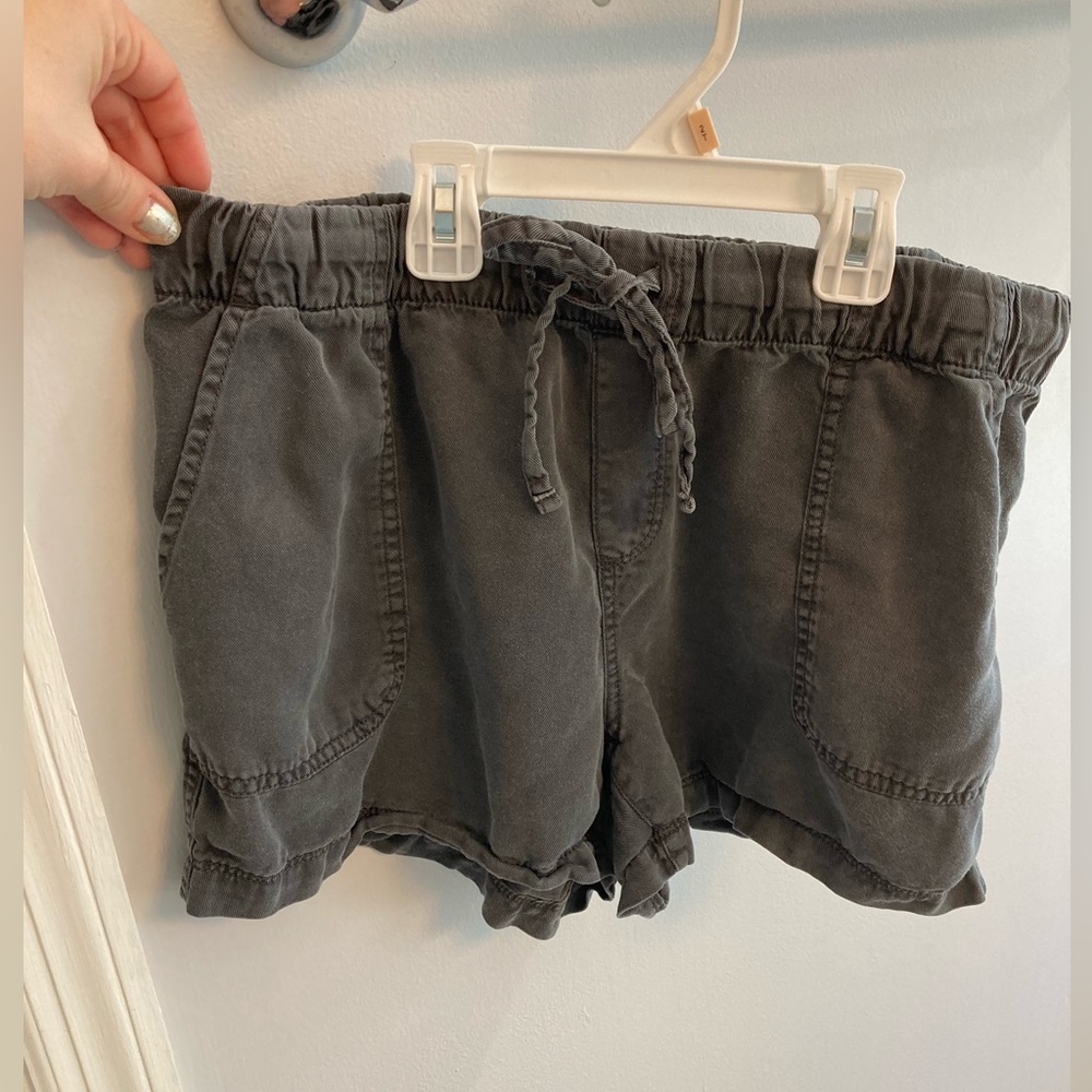 Gap cloth Shorts with drawstring stretchy waist color charcoal size medium